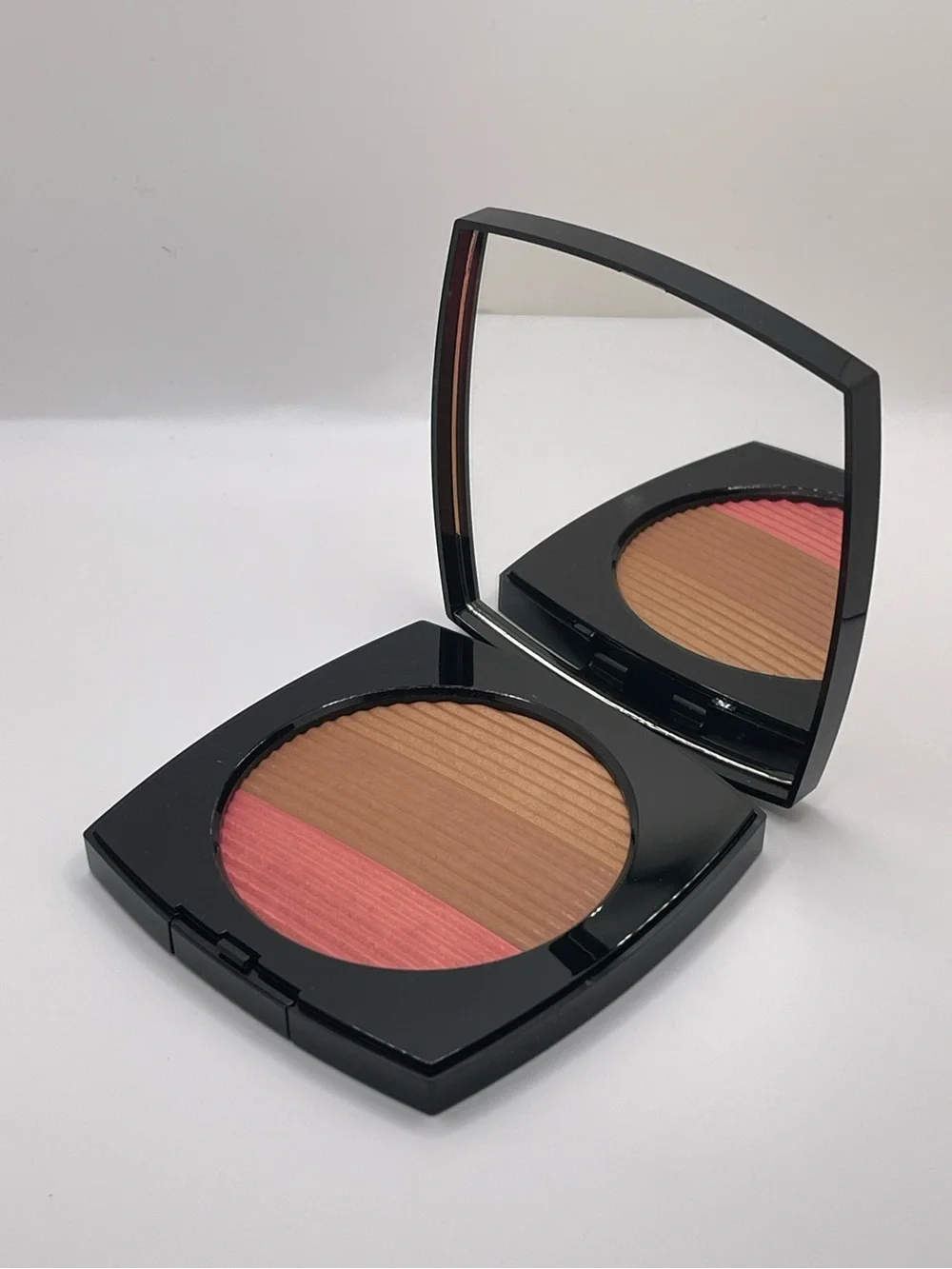 CHANEL - Healthy Glow Sun-Kissed Powder “Medium Rose Gold”